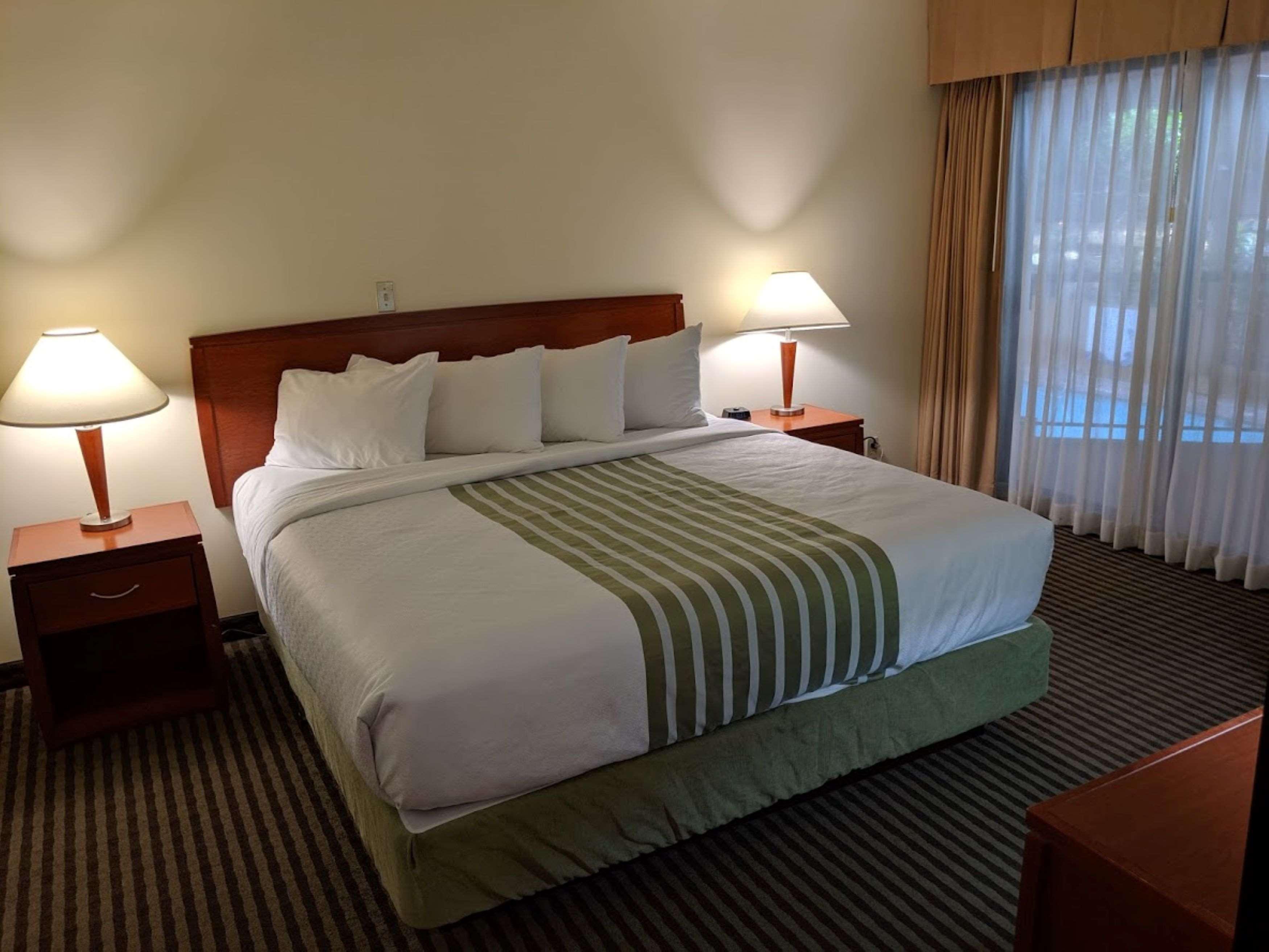 Best Western Premier Ashton Suites - Willowbrook Houston Exterior photo