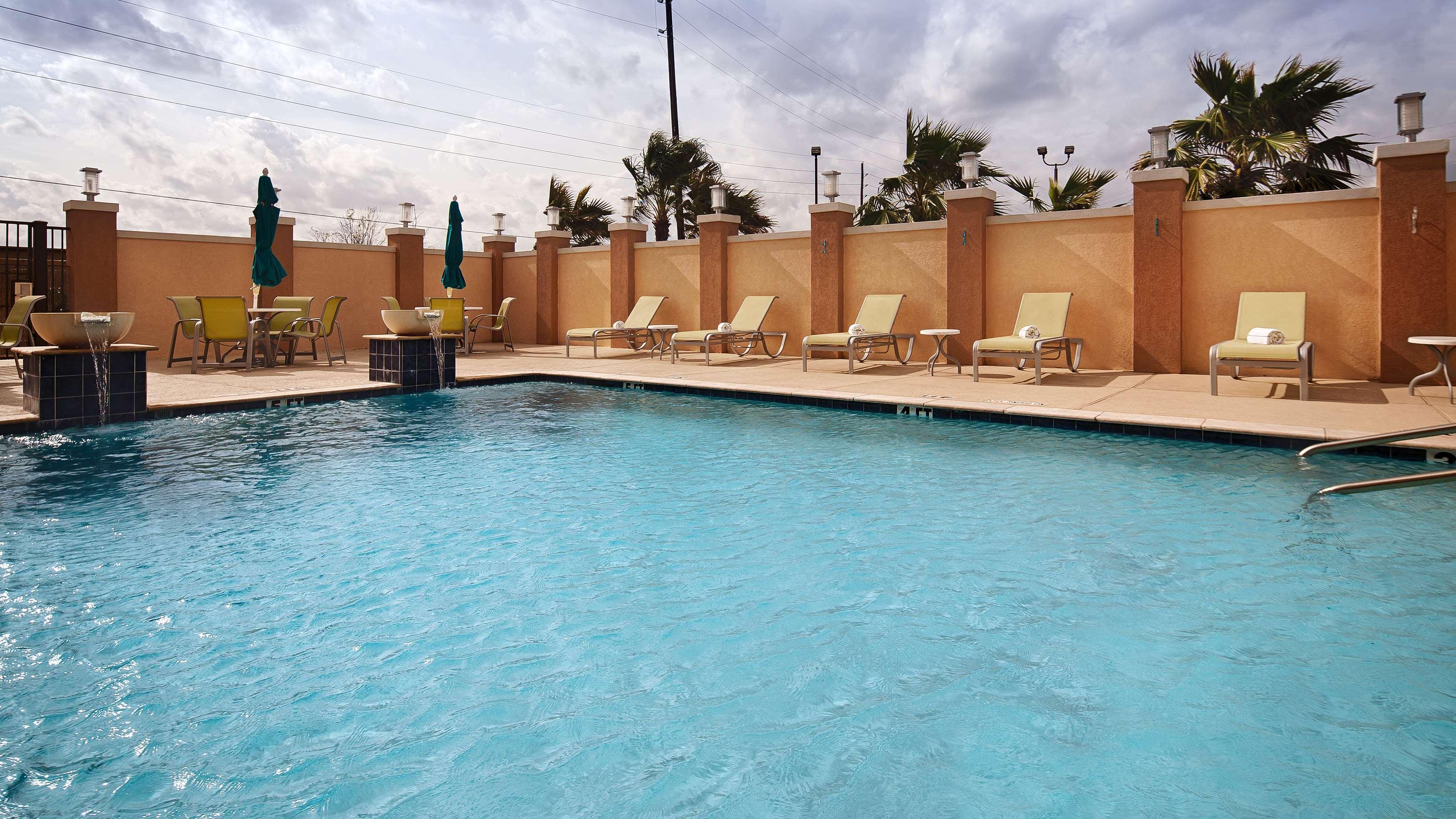 Best Western Premier Ashton Suites - Willowbrook Houston Exterior photo